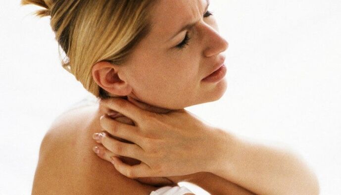 dolor en el cuello debido a la osteocondrosis