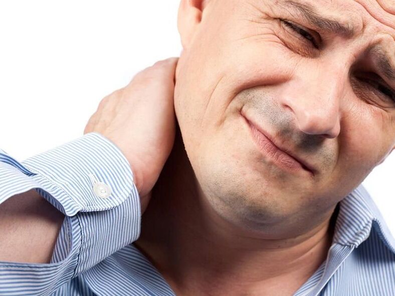 El dolor intenso en el cuello indica la tercera etapa de la osteocondrosis cervical
